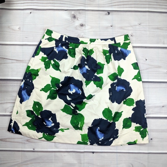 Outback Red Dresses & Skirts - 🌿 3/$15 Outback Red | Floral Mini Skirt